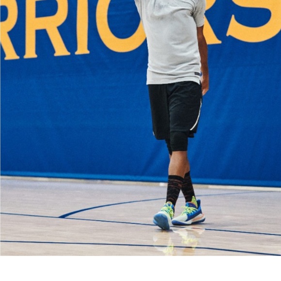 Stephen Curry 7 NERF Super Soaker Colorway Sneakers - Picture 3 of 8